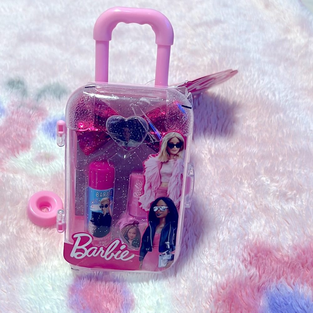 Barbie Cosmetic Set - Picture 4 of 7